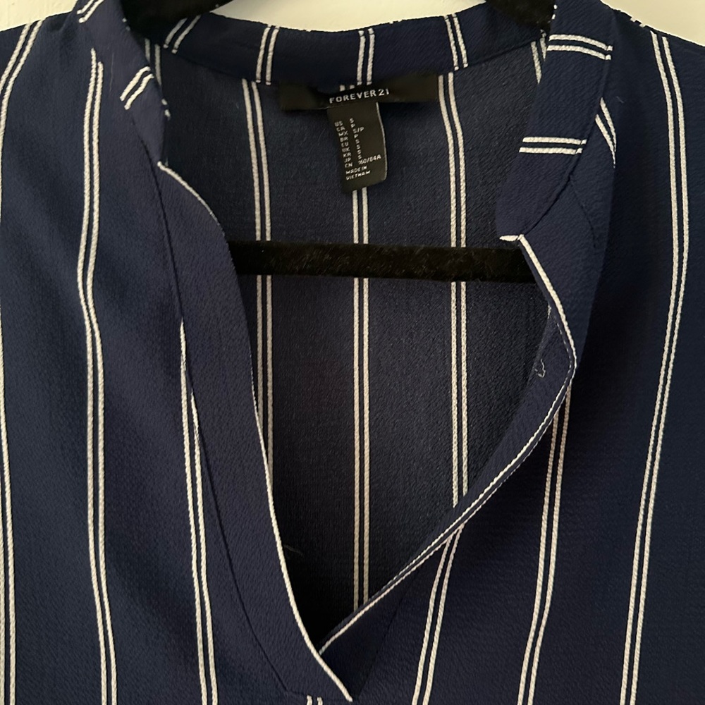 Forever 21 Blouse - Picture 2 of 4